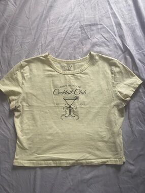 Faded Rose Butter Yellow Graphic Tee - Size Large